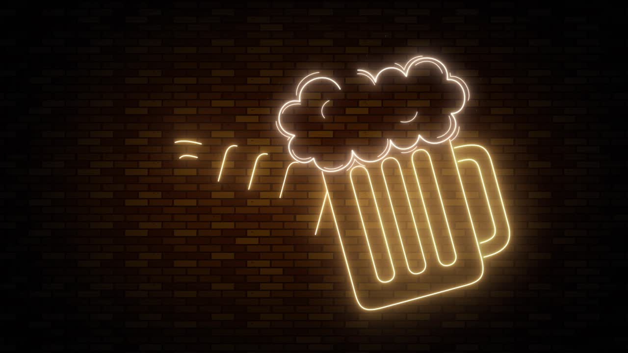 las tazas de cerveza de neón sonando en un brindis de celebración.