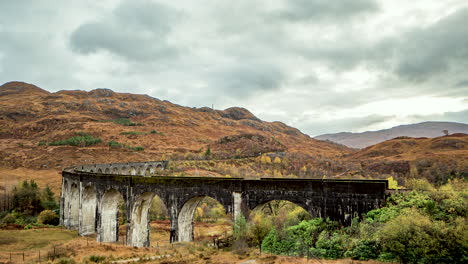 viaducto de glenfinnan, el lapso de tiempo expreso de jacobita, tierras altas escocesas, escocia
