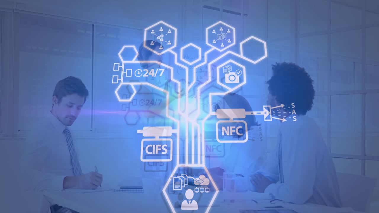 animación de conexiones con iconos y procesamiento de datos sobre diversas personas de negocios