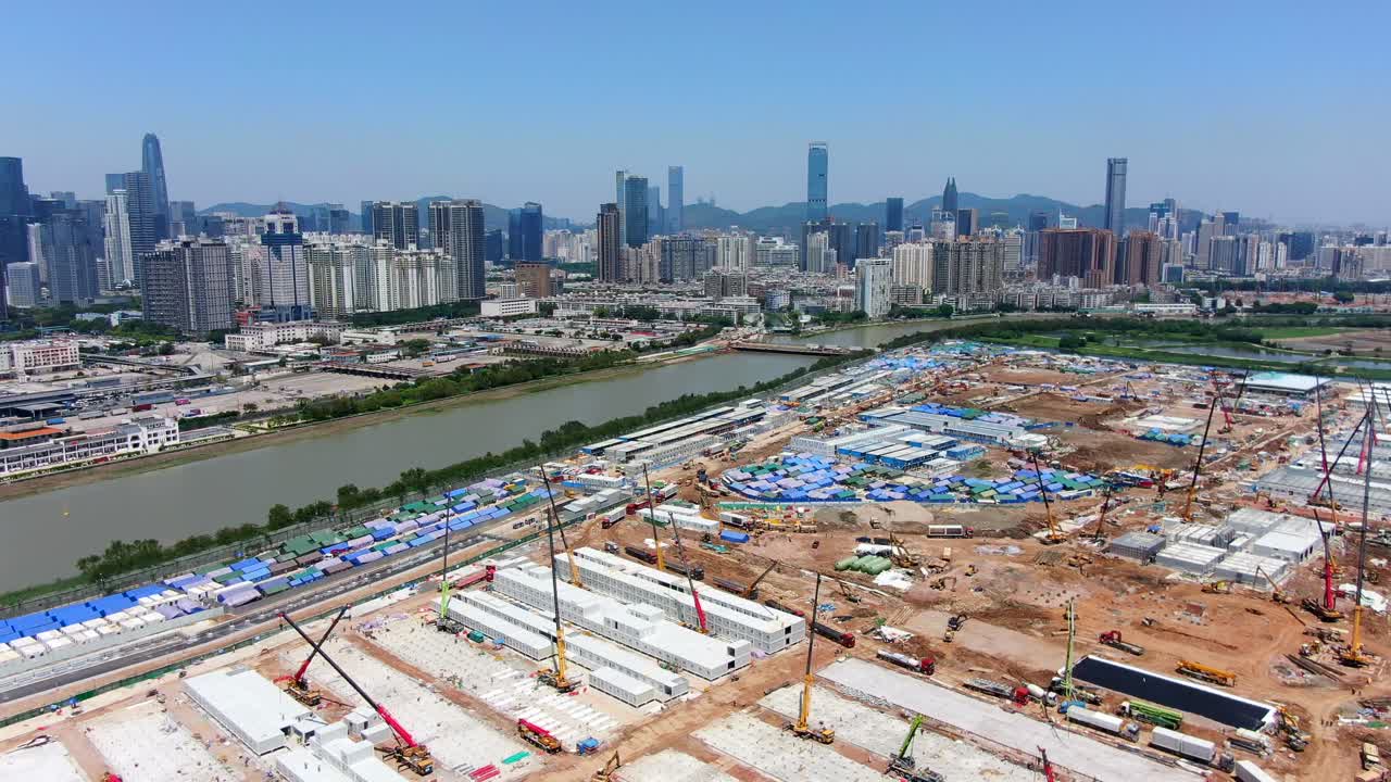 香港市中心的大型建築發展工地，空拍景觀
