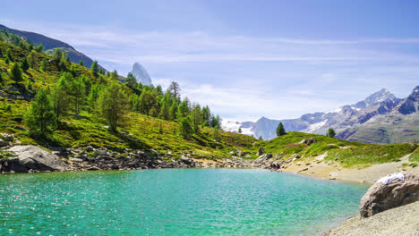 Zeitraffer-Matterhorn-Mit-See-In-Zermatt,-Schweiz