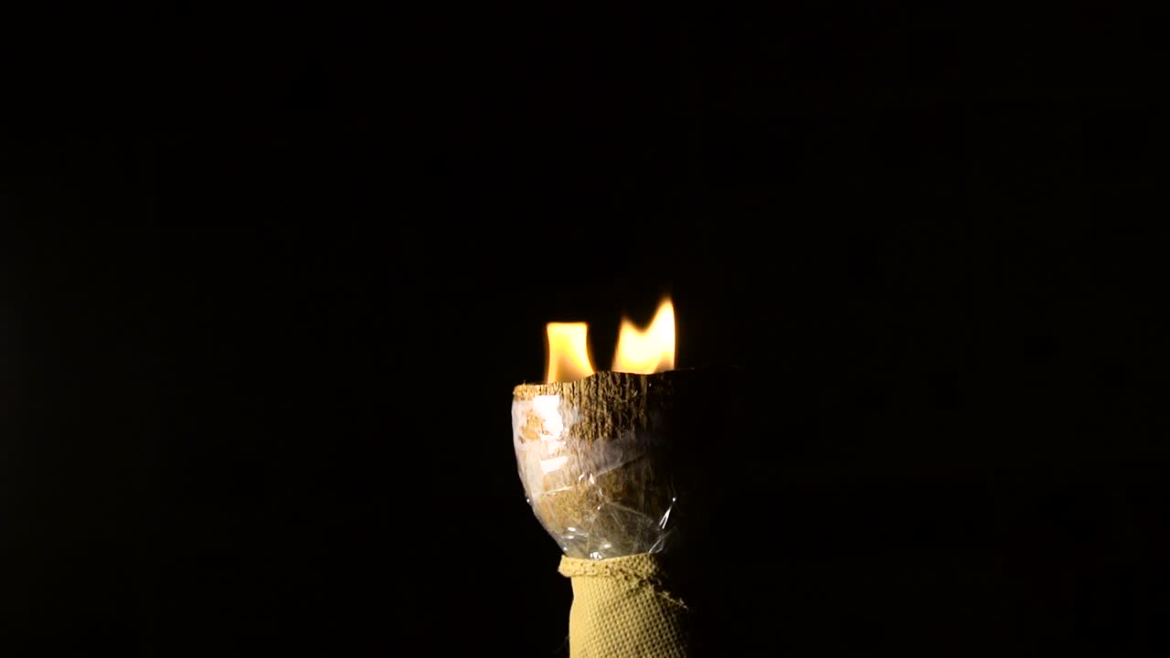 불 막대 토치라고도 알려진 마샬