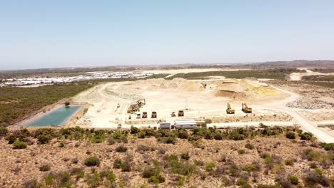 maquinaria de construcción en las obras de extensión ferroviaria de yanchep y el sitio de la estación