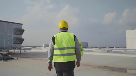 supervisor masculino en el sitio de construcción