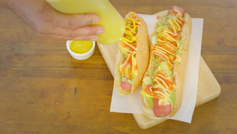 Lateinamerikanischer-Hotdog
