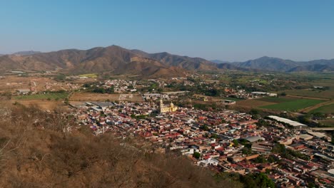 tamazula de gordiano, jalisco, méxico - comunidades residenciales - avión no tripulado volando hacia adelante