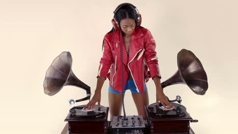 mujer baila dj 87