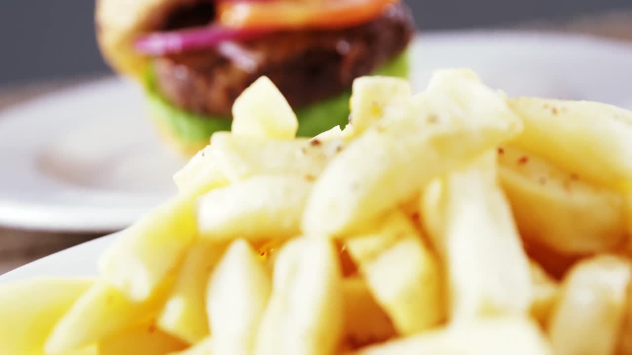 햄버거와 프렌치 프라이