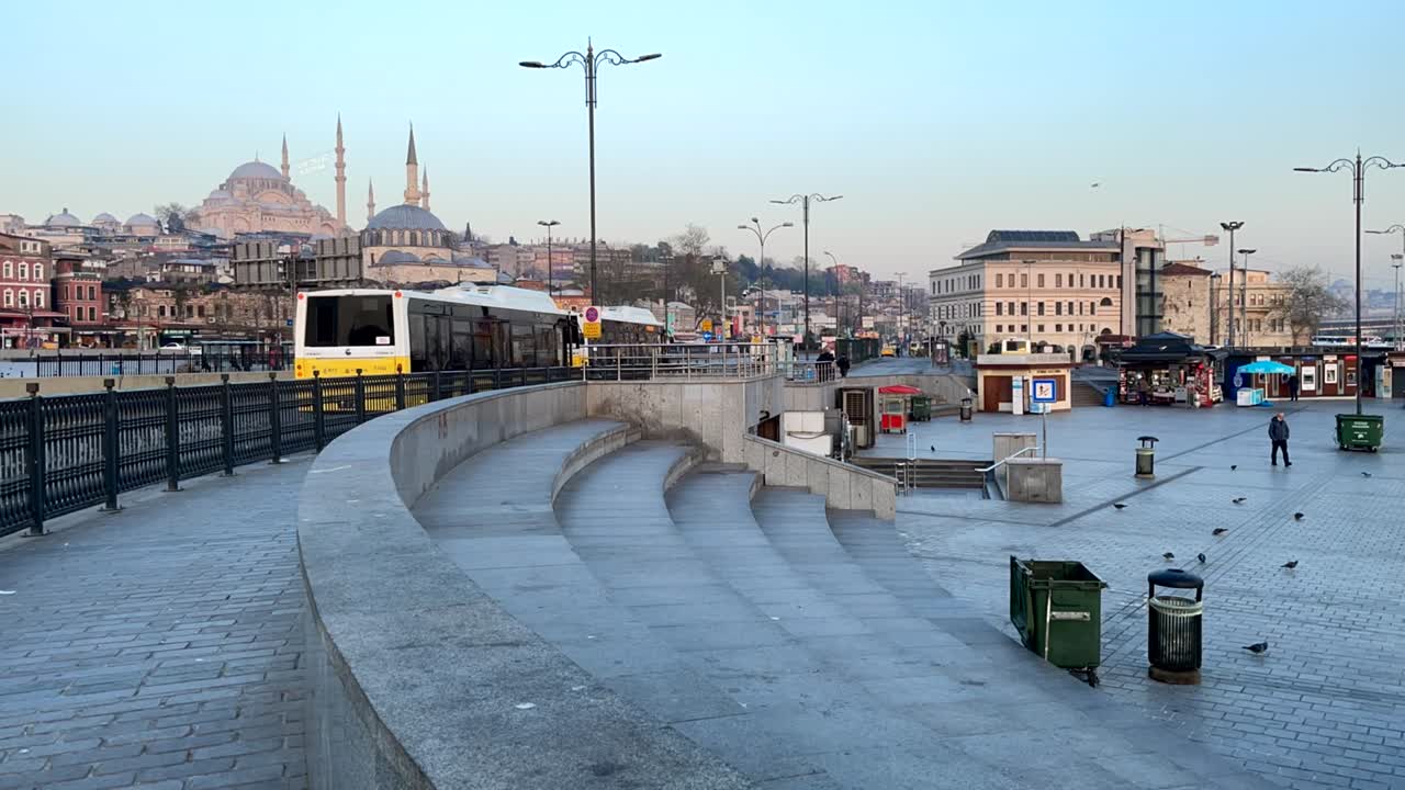 vista de la ciudad vieja de estambul desde el puente galata