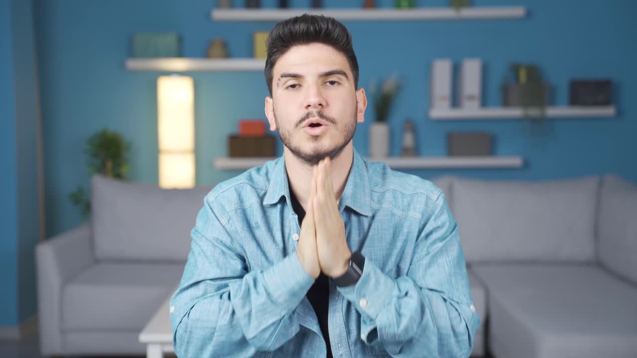 en problemas, un joven con problemas es considerado.