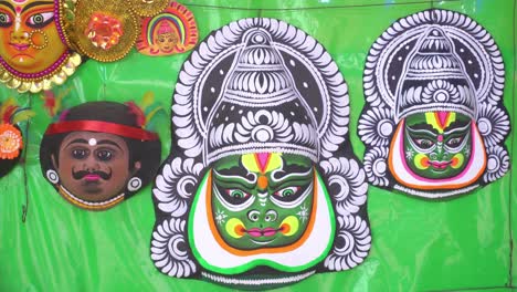 estas máscaras se utilizan para la comida de danza artística en áreas remotas del oeste de bengala