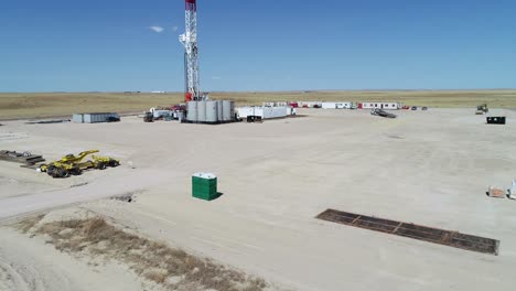 Drone-Pad-Sobrevuelo-Fracking-Operación-Tractor-Remolque-Seguir