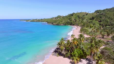 Traumstrand-Auf-Der-Insel-Der-Dominikanischen-Republik-Im-Sommer