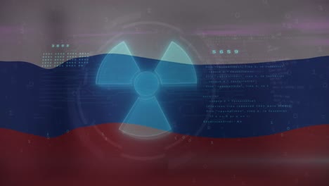animación de procesamiento de datos y símbolo nuclear sobre la bandera de rusia