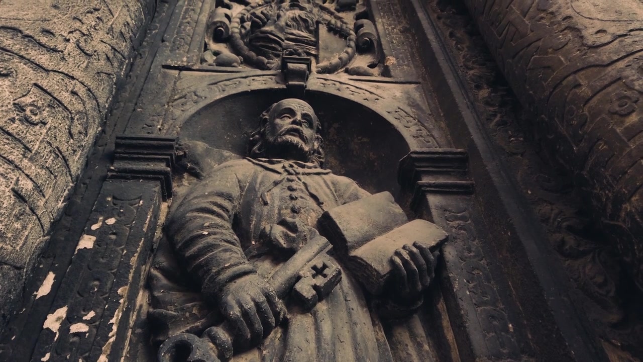 Cappella Boim. La Cappella Boim è un monumento di architettura religiosa cattolica in Piazza della Cattedrale, Leopoli, Ucraina. Fu costruita dal 1609 al 1615 e fa parte del centro storico di Leopoli, un sito Patrimonio dell'Umanità UNESCO. Uno dei migliori monumenti del tardo Rinascimento
