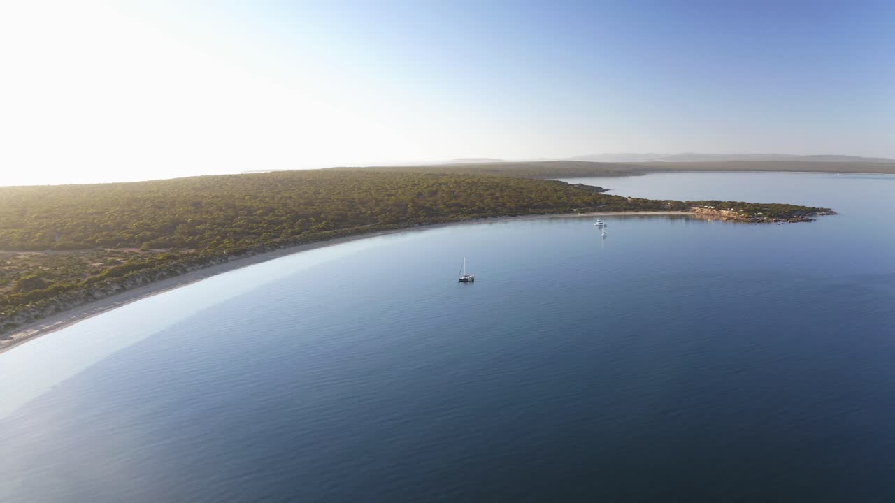 vista aérea de un avión no tripulado al atardecer del parque nacional lincoln, sur de australia