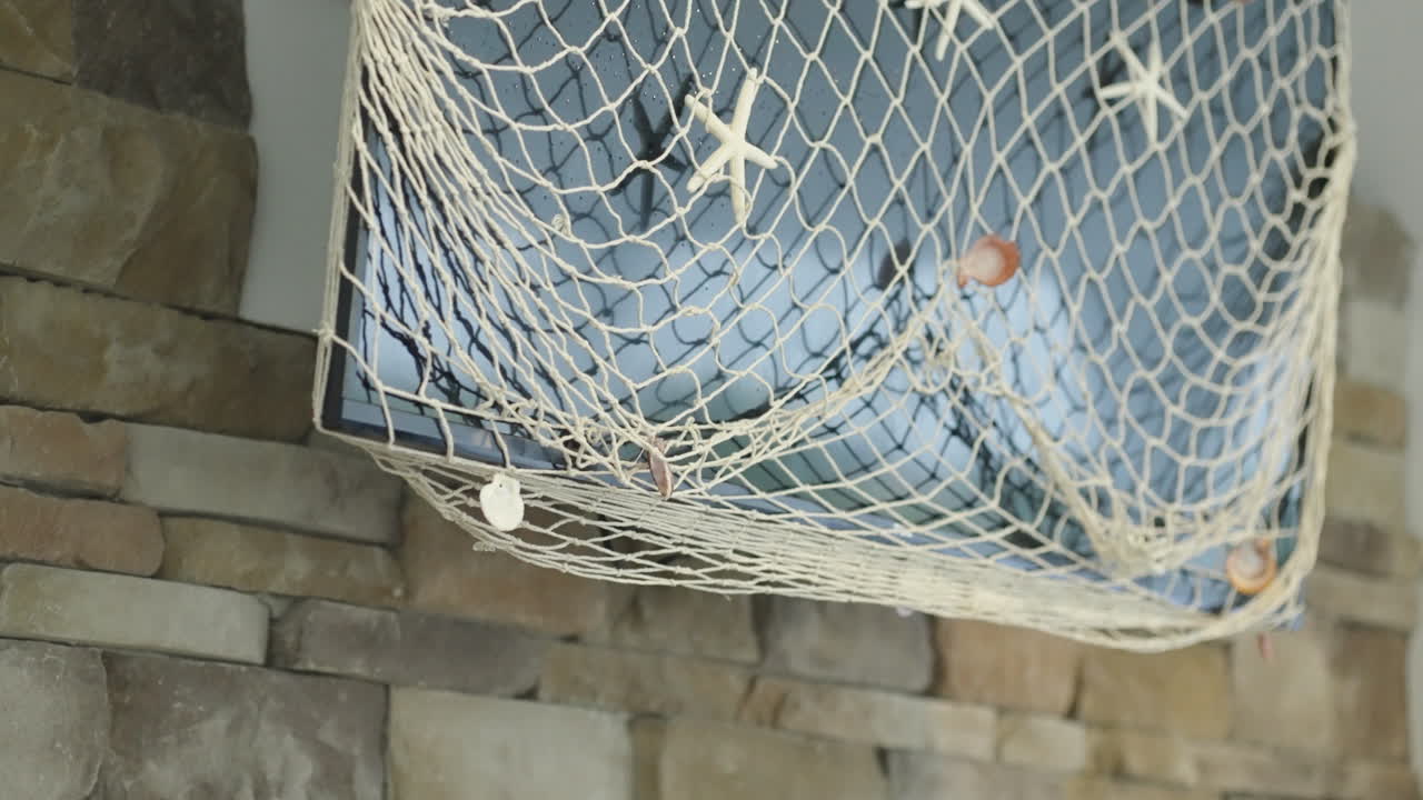 그물망으로 영리하게 설계된 텔레비전 화면