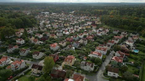 Residential-houses-in-suburban-Stockholm,-Sweden