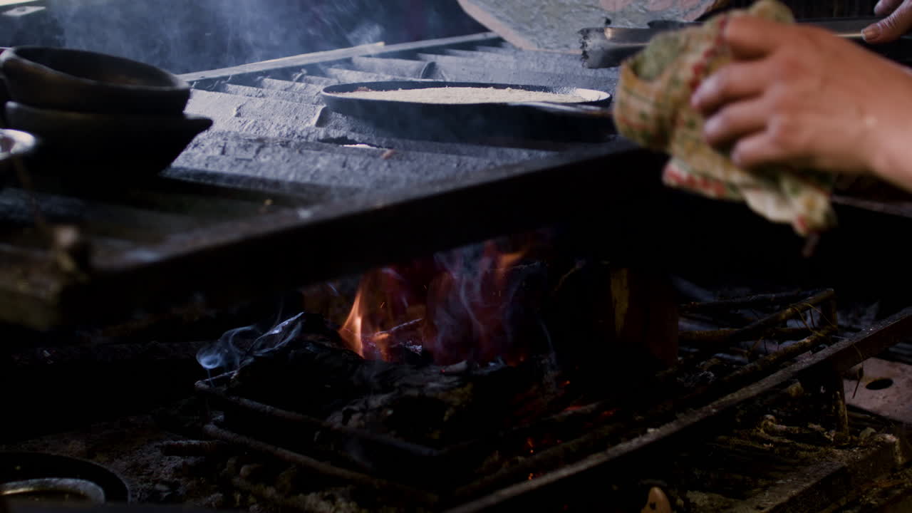 라틴 음식을 요리하는 사람