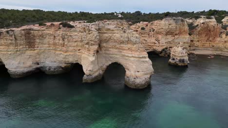 Tiro-De-Drone-De-Roca-Elefante-En-Algarve-Portugal