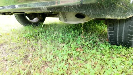 exhaust fumes coming out of the car's exhaust pipe