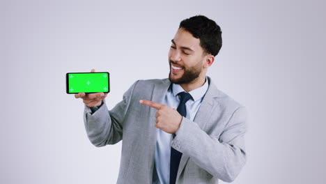 Business-man,-green-screen-smartphone