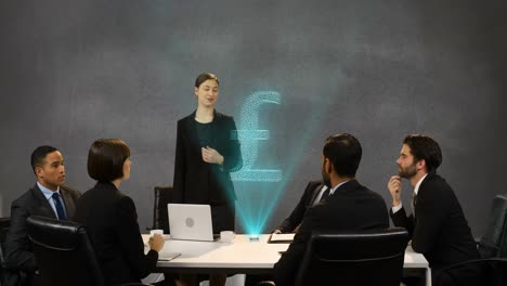 equipo de empresarios discutiendo en una reunión