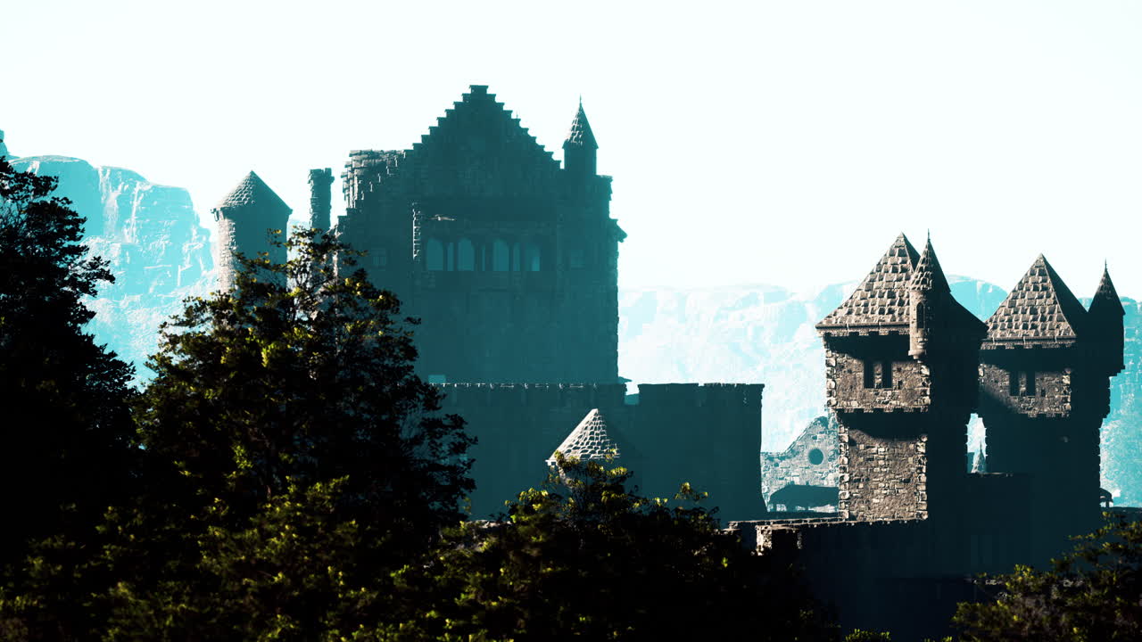 산 속의 폐허가 된 성