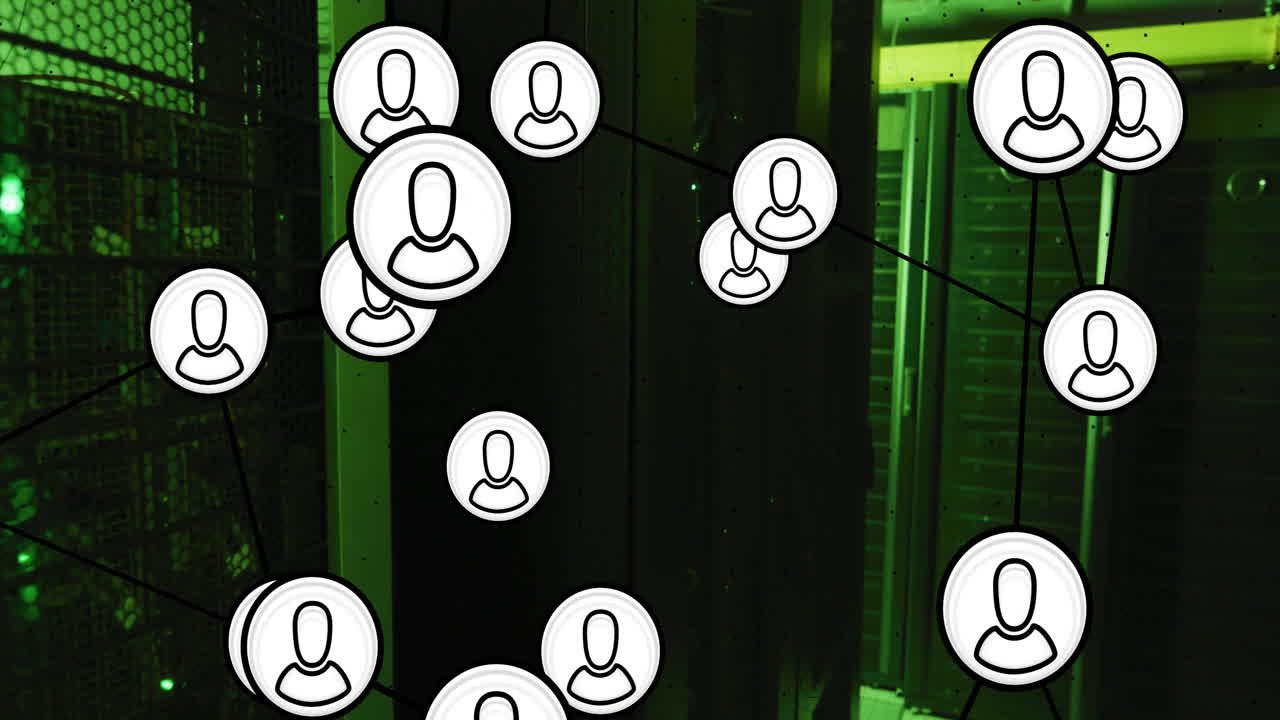 animación de iconos de redes de personas y procesamiento de datos digitales a través de servidores informáticos
