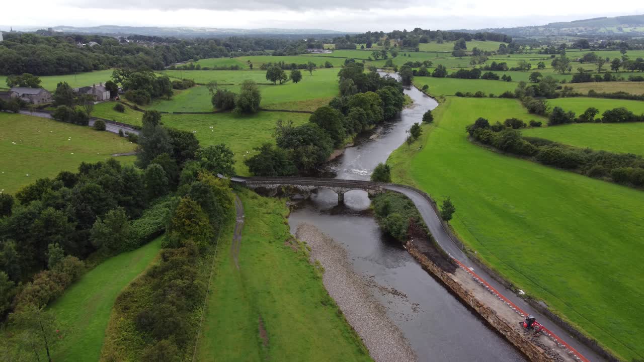 imágenes aéreas de edisford bridge,clitheroe inglaterra 4k