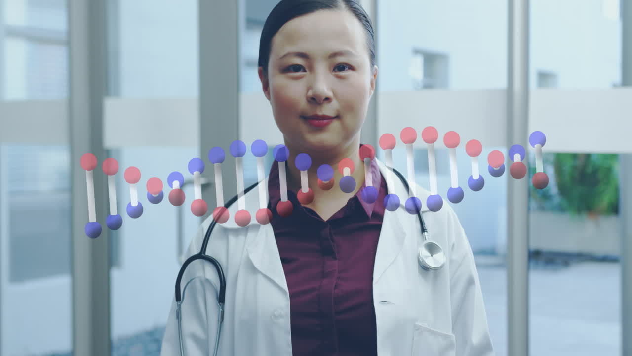 dna 가닥 위에서 미소 짓는 아시아 여성 의사의 애니메이션