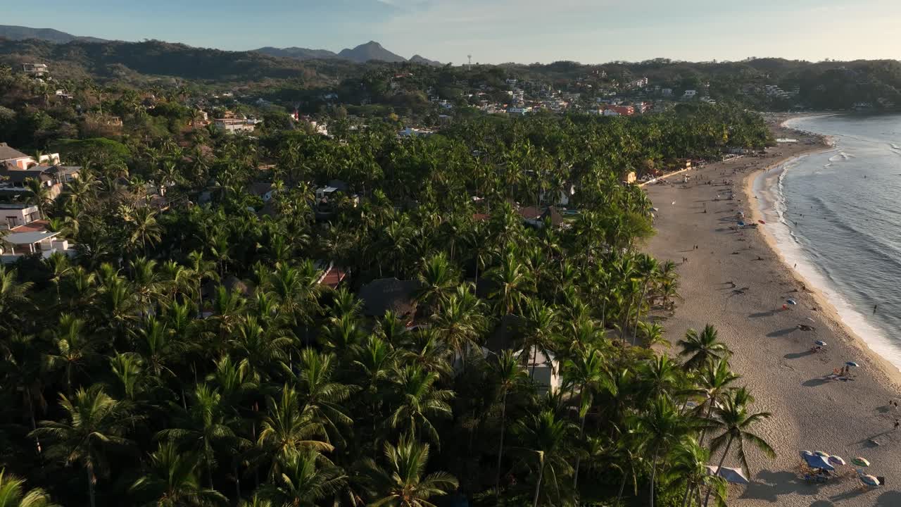 sayulita, la principal playa y pueblo de méxico