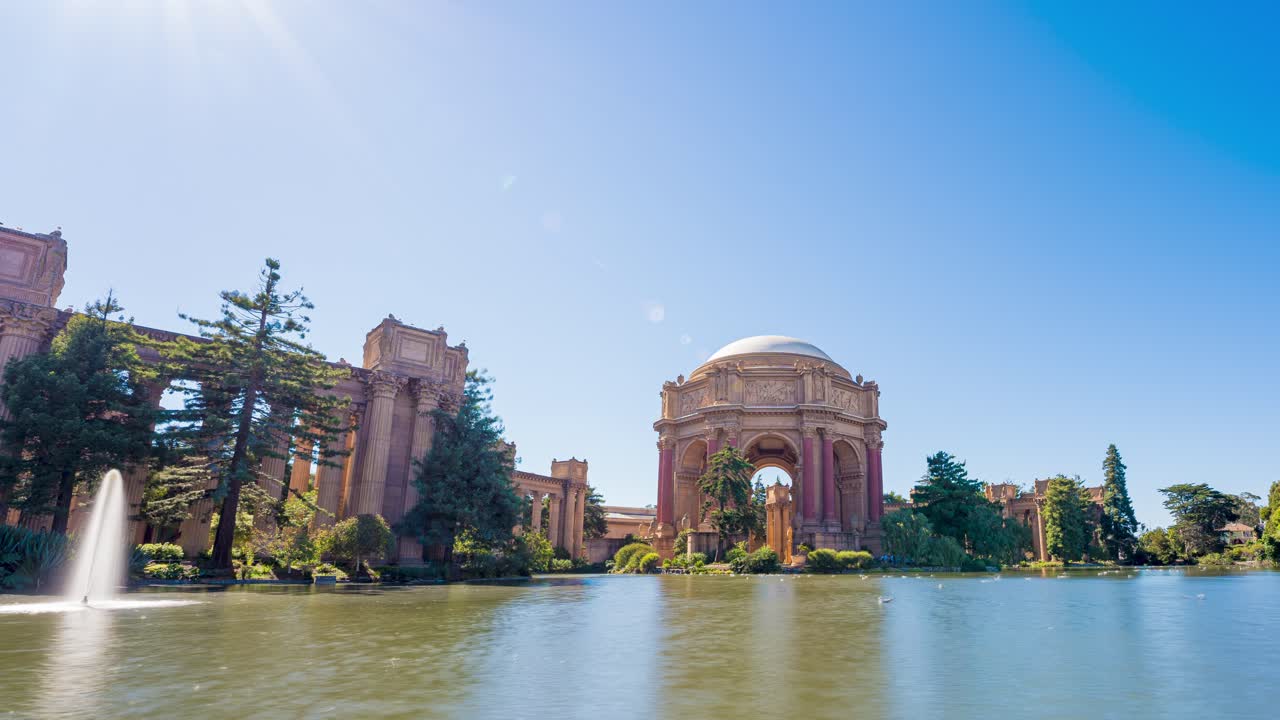 시간 경과: 미술의 궁전과 호수