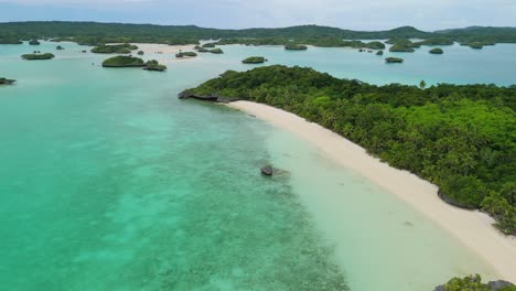 spiaggia nascosta nelle isole fiji lau