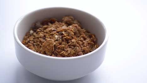 granola en un cuenco