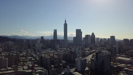 taiwán taipei soleado paisaje urbano centro de tráfico calles panorama aéreo 4k