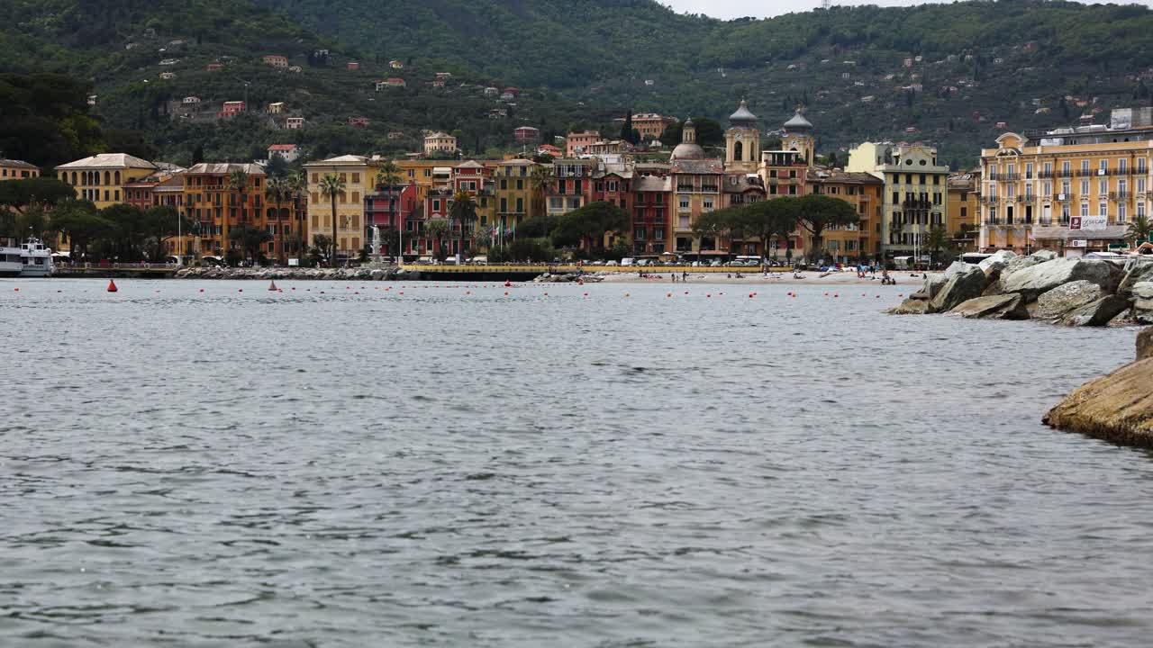 이탈리아 해안의 산타 마르게리타 리구레(santa margherita ligure)의 아름다운 도시