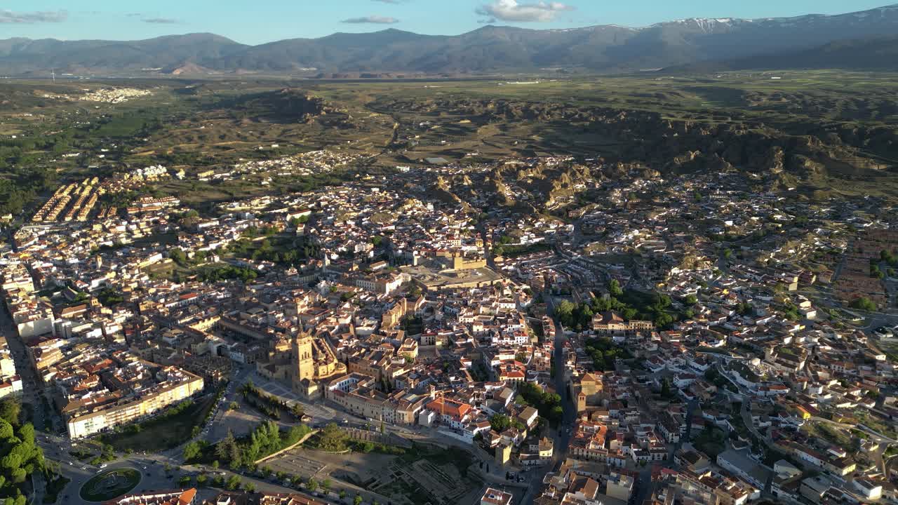 vista aérea panorámica de la ciudad española de guadix