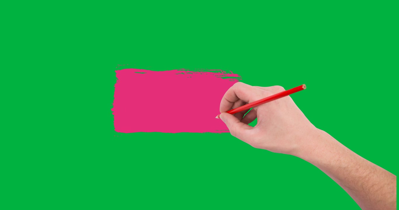 Mano che tiene una matita che scrive su una macchia di vernice rosa con spazio per il testo su sfondo trasparente