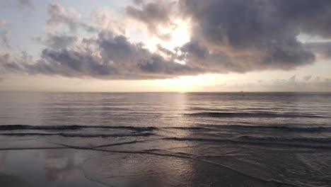 Sunrise-on-the-beach-Vietnam