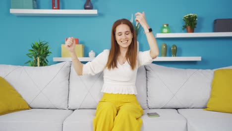 una joven bailarina feliz llena de alegría.
