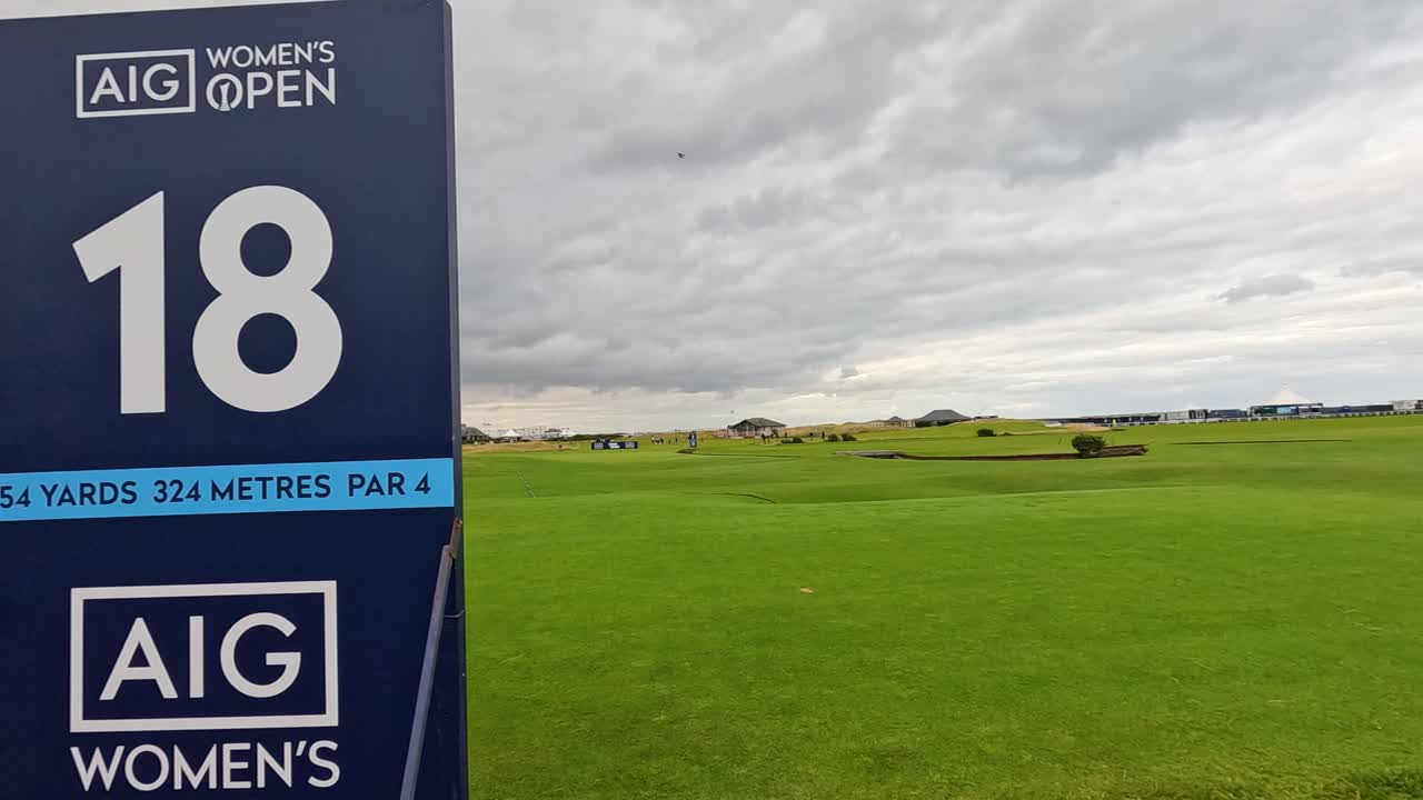 vistas panorámicas del icónico campo de golf y la casa club