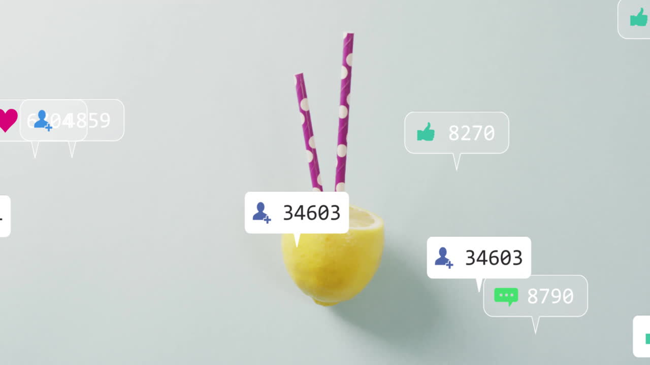 notificaciones de redes sociales animación sobre limón con pajas en fondo claro