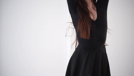 발레를 연습하는 여자