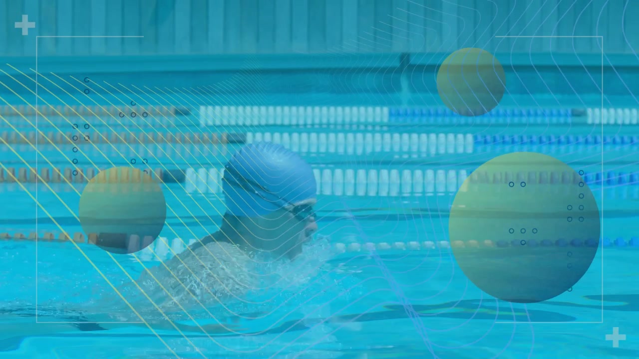 Nadador masculino entrando por la izquierda, cruzando el carril a brazadas mientras esferas se superponen durante el entrenamiento de natación.