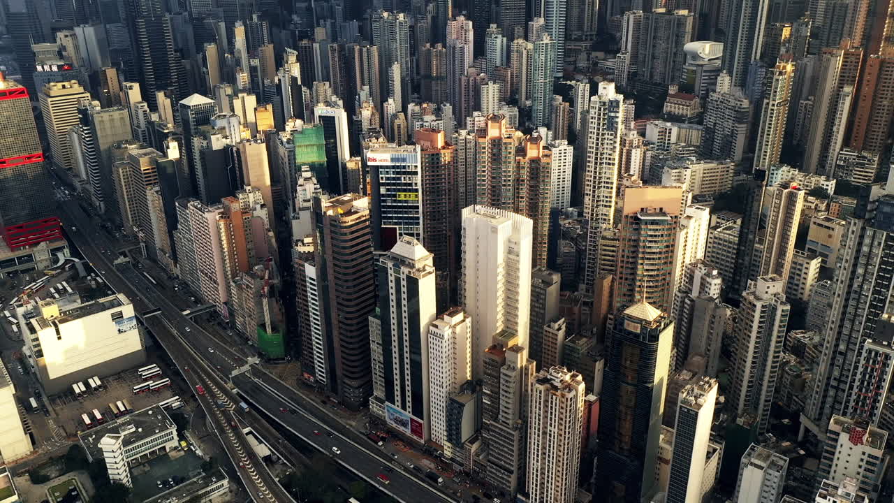 las grandes ciudades están siempre ocupadas.