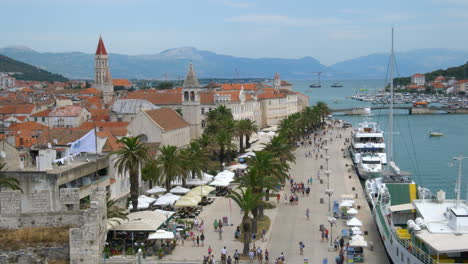 Vista-Panorámica-Del-Casco-Antiguo-De-Trogir-En-Croacia