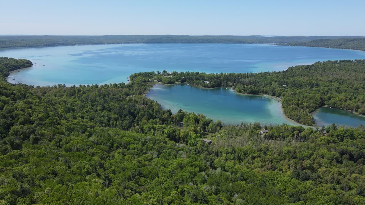 미시간의 피셔 호수와 글렌 호수, 공중 드론 뷰