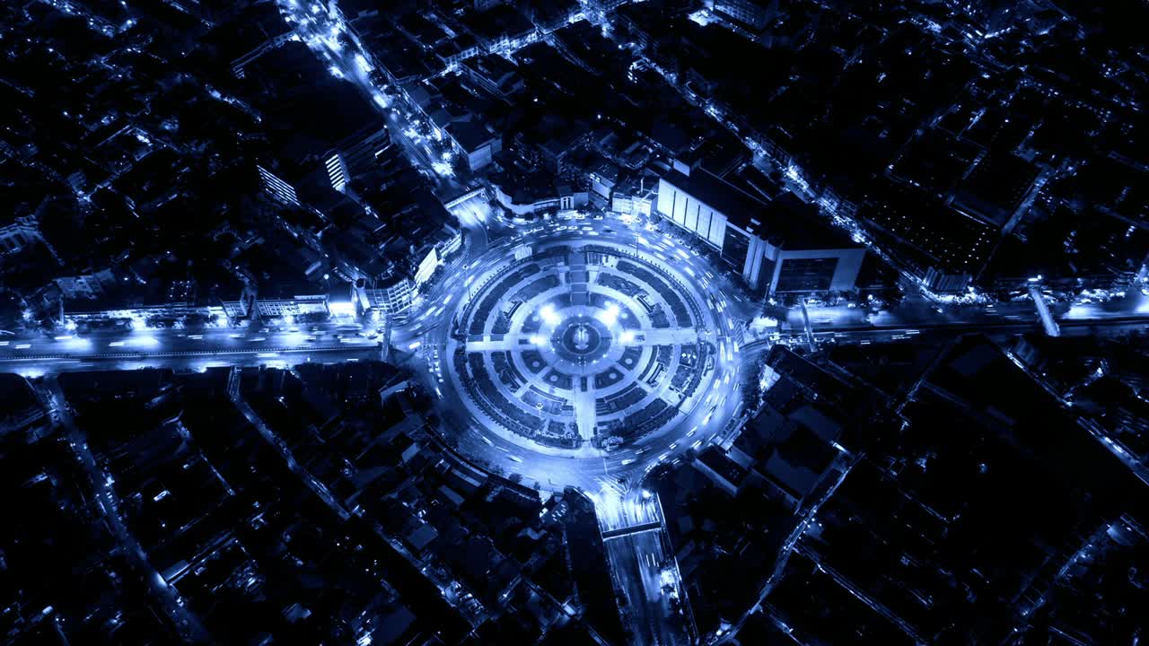 wong wai yae roundabout의 하이퍼 스: 고속도로 교차로의 공중 전망, 도로 구조와 교통 개념의 원형 구조, , 도시 도시, 밤의 방, 태국