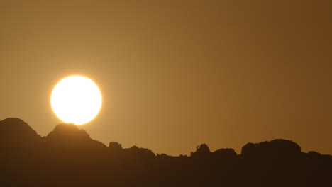 Golden-sunrise-in-the-mountains